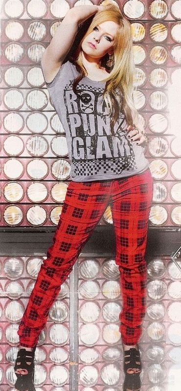 1Abbey-Dawn-09-Shoot-avril-lavigne-.jpg