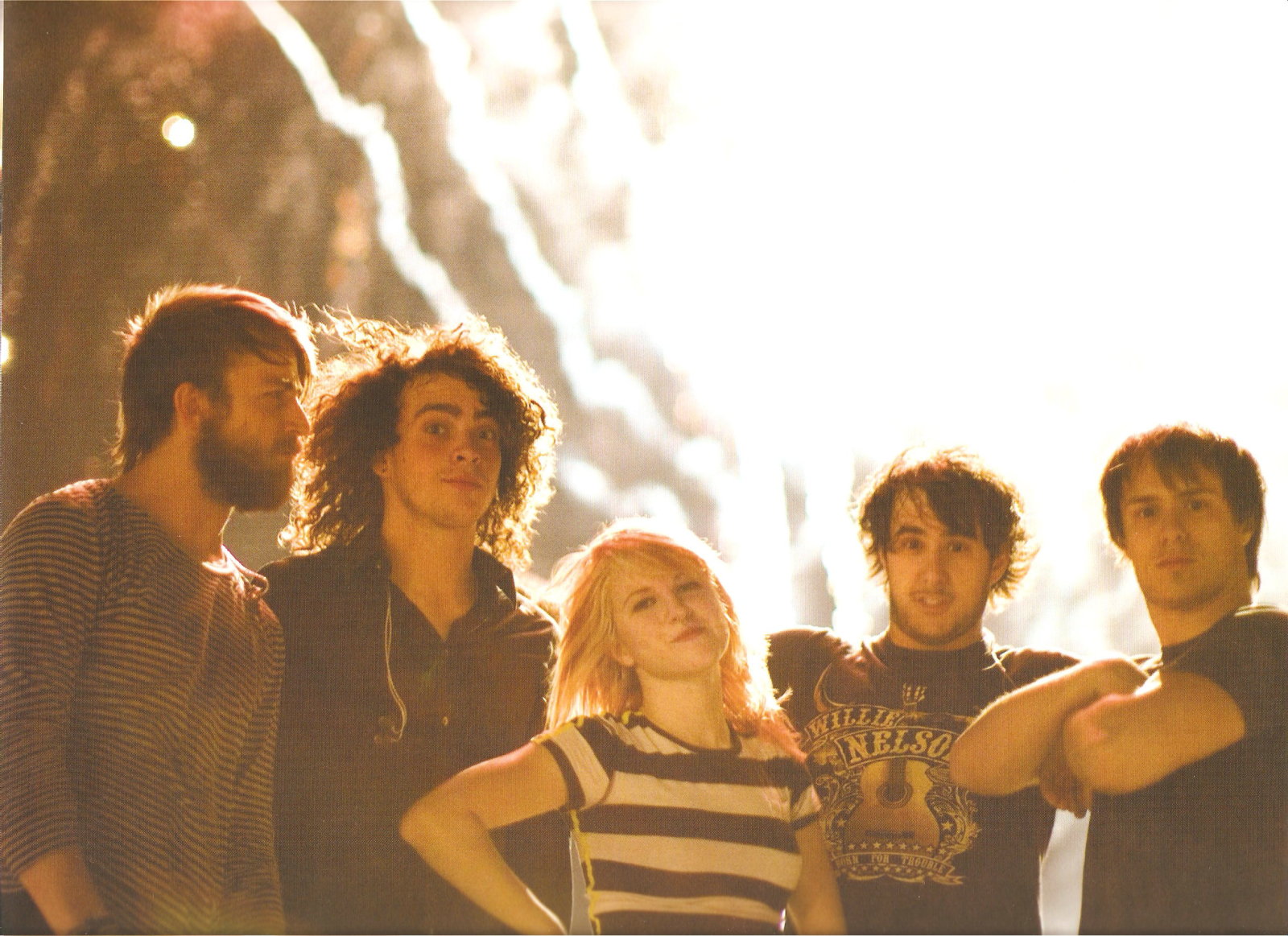 paramore 09 2qdonx4.jpg